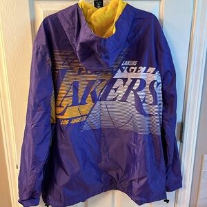 ⭐️ NWT NBA LA Lakers windbreaker